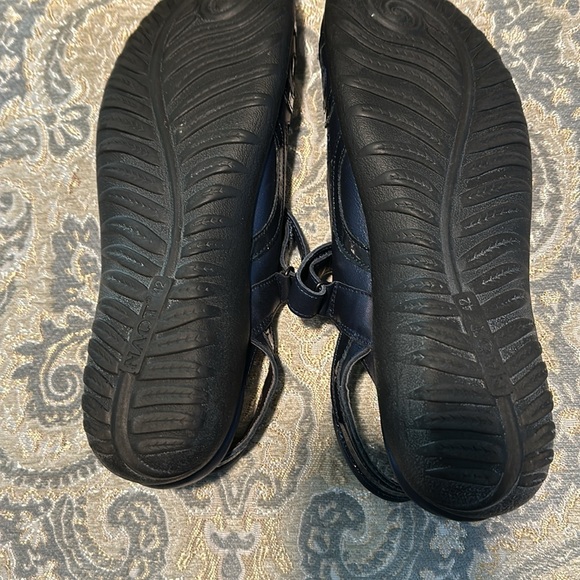 Naot navy shoes. Lightly worn.  Called Rongo. - Picture 4 of 4